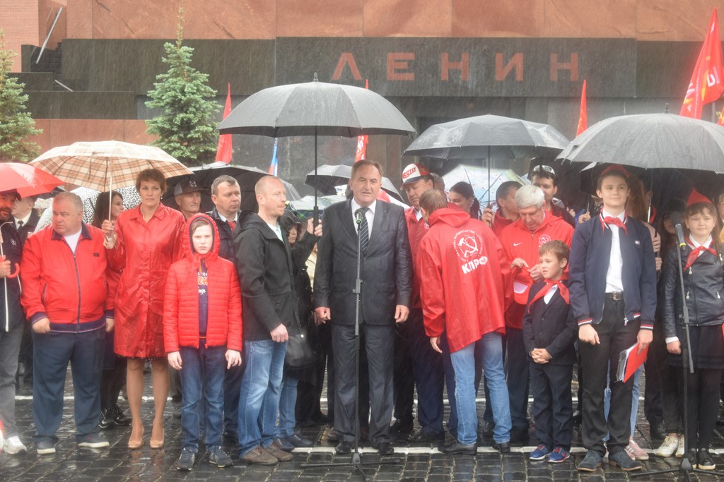 Пионерия и Ленин будут жить всегда в веках!