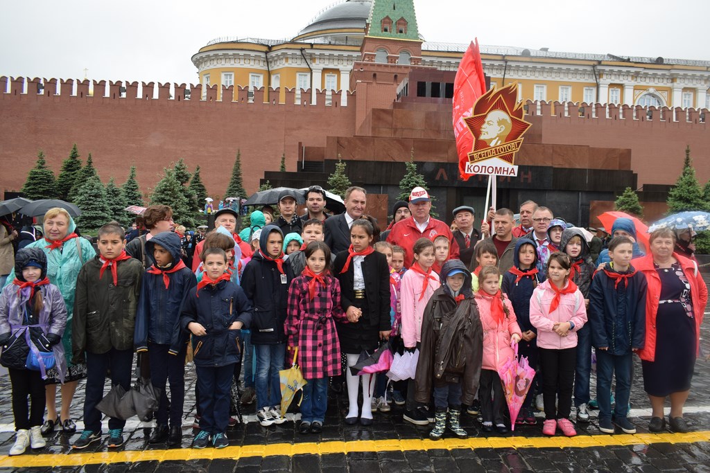 Пионерия и Ленин будут жить всегда в веках!