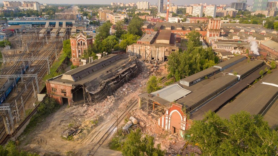Варварский снос: исторические здания Метровагонмаша сносят ради жилой застройки