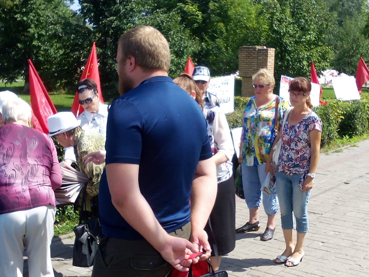 Многотысячные митинги прошли по всему Подмосковью