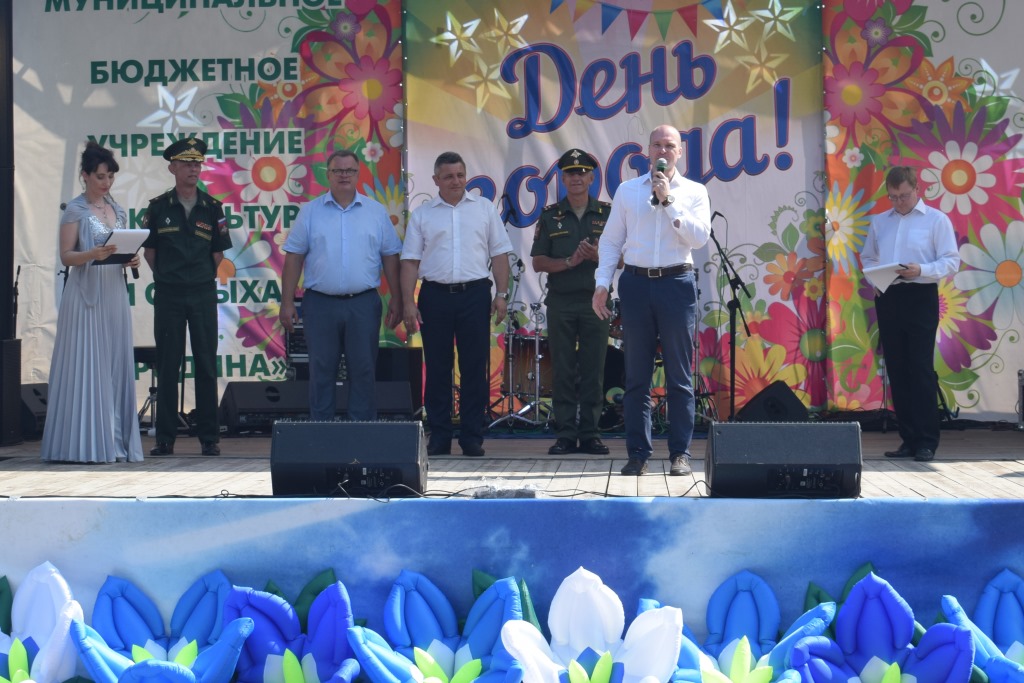 Депутат-коммунист Александр Наумов поздравил талдомчан с Днем города