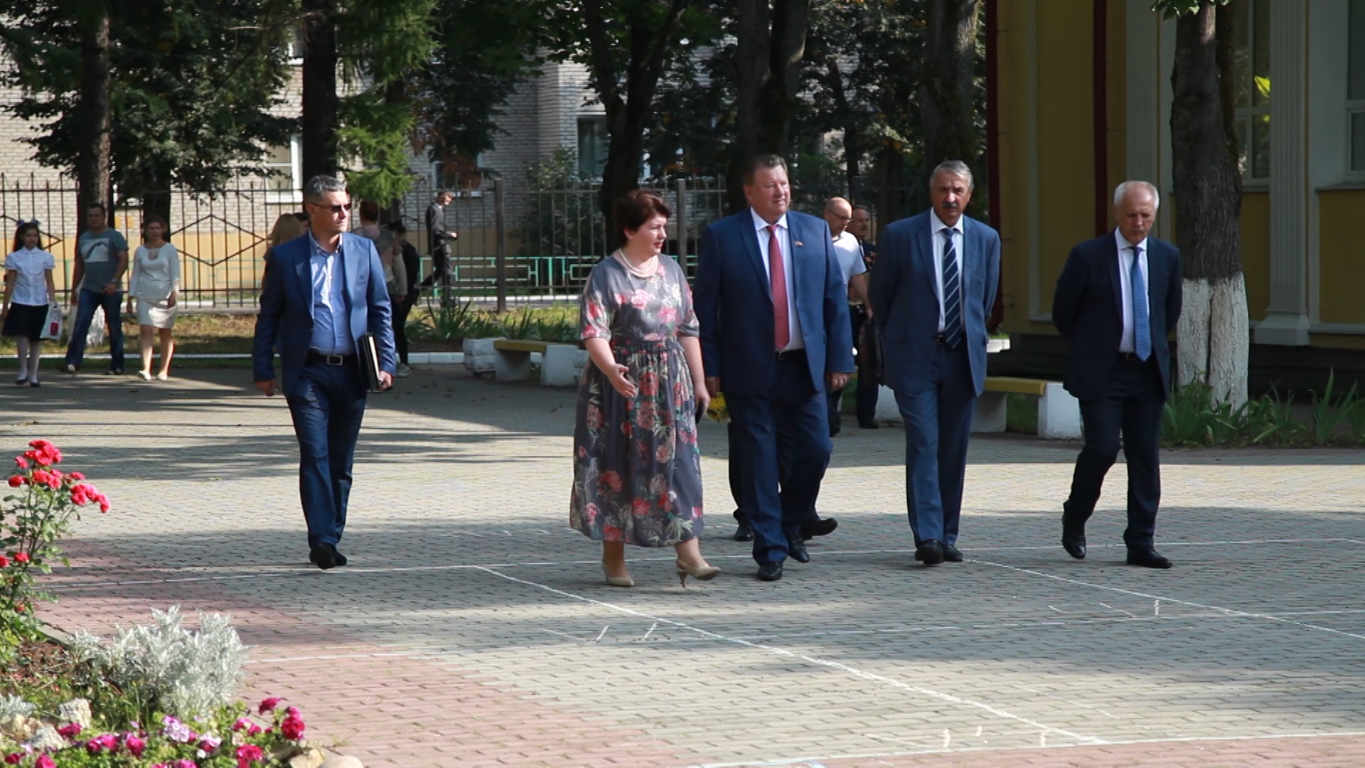 1 сентября Владимир Кашин поздравил учеников и учителей Дубровицкой средней школы г.о. Подольск с Днём знаний