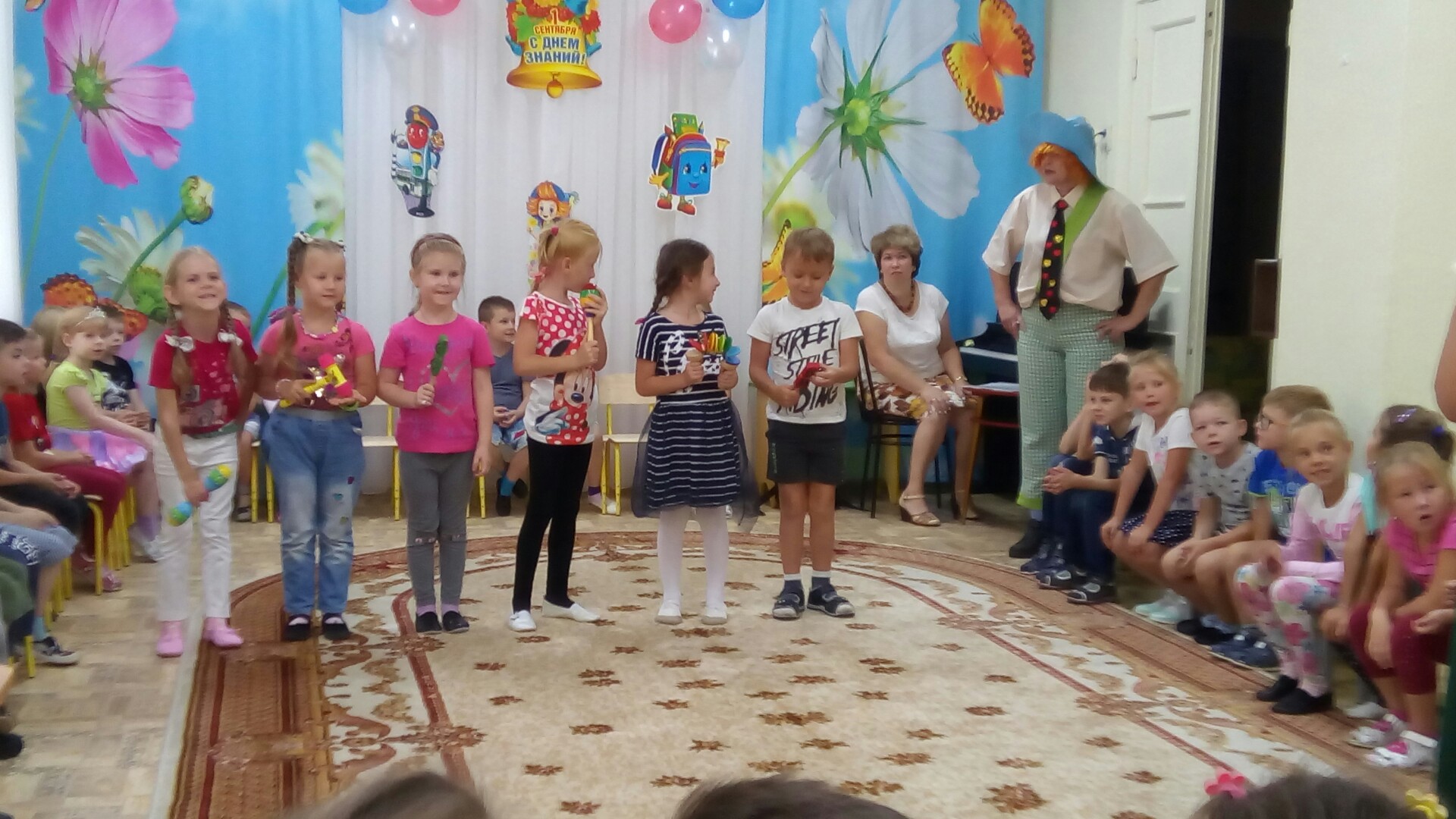 В мир без знаний не шагнуть, всем желаем – «В добрый путь!»