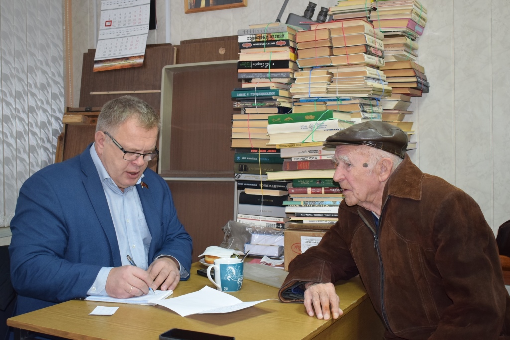 Депутат-коммунист Александр Наумов провел прием граждан в г. Серпухове