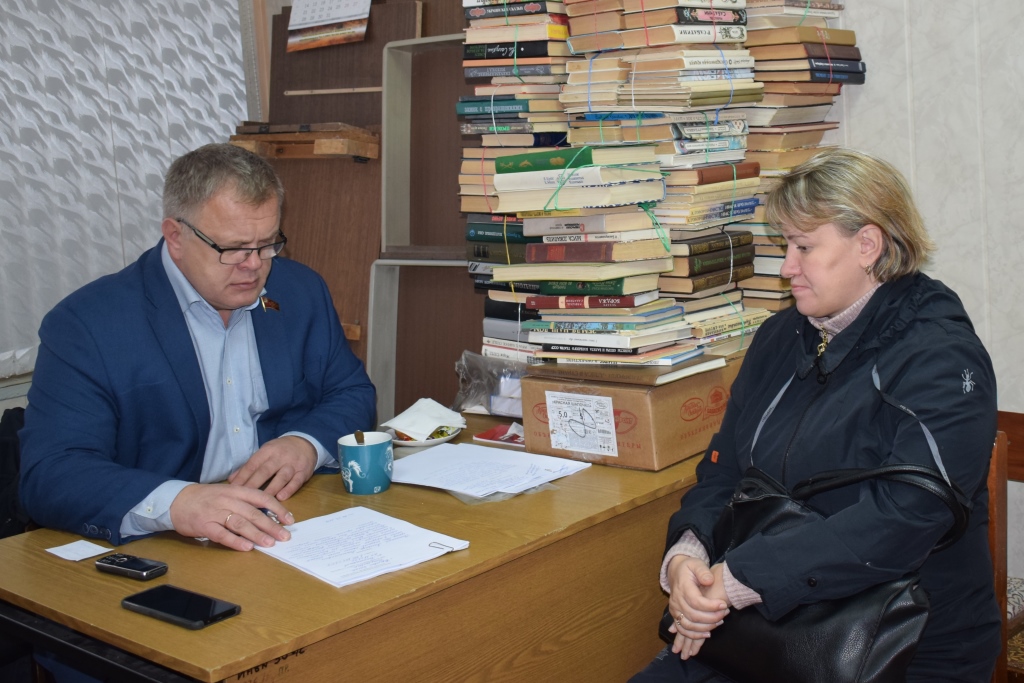 Депутат-коммунист Александр Наумов провел прием граждан в г. Серпухове