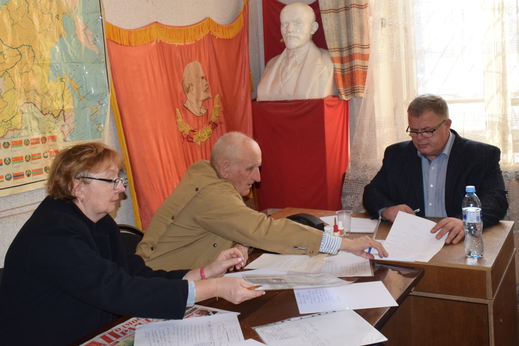 Депутат-коммунист Александр Наумов провел прием граждан в г.о. Ступино