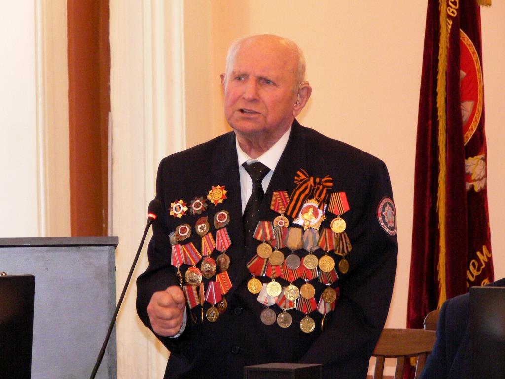 «У партии и Комсомола одна цель — коммунизм!»