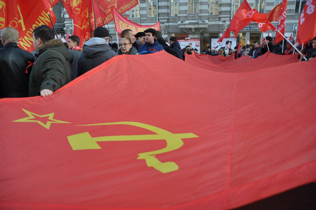 Да здравствует Великий Октябрь и новые победы во имя социализма!