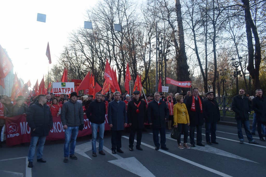Да здравствует Великий Октябрь и новые победы во имя социализма!