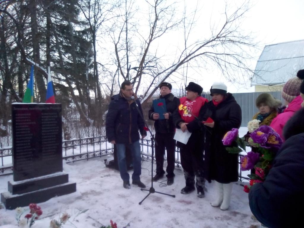 В Лотошино и Шаховской почтили память Советских солдат