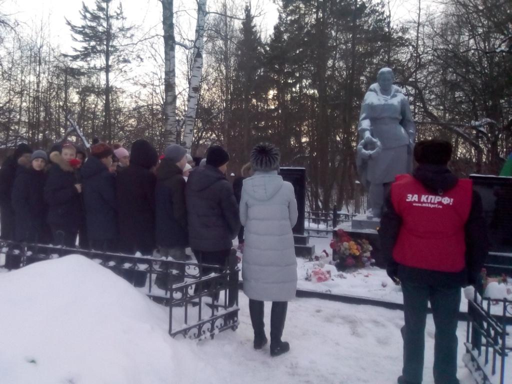 В Лотошино и Шаховской почтили память Советских солдат