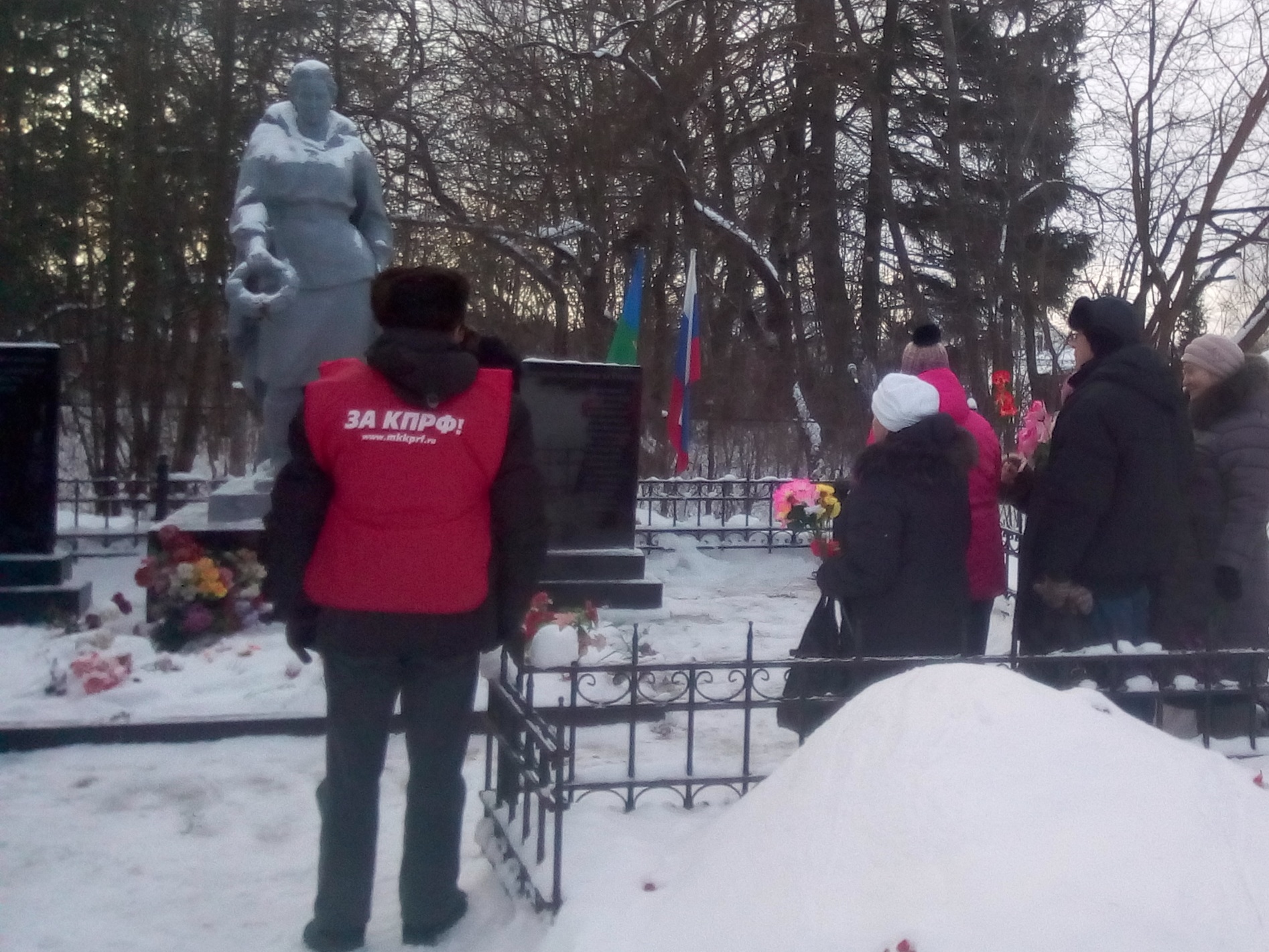 В Лотошино и Шаховской почтили память Советских солдат