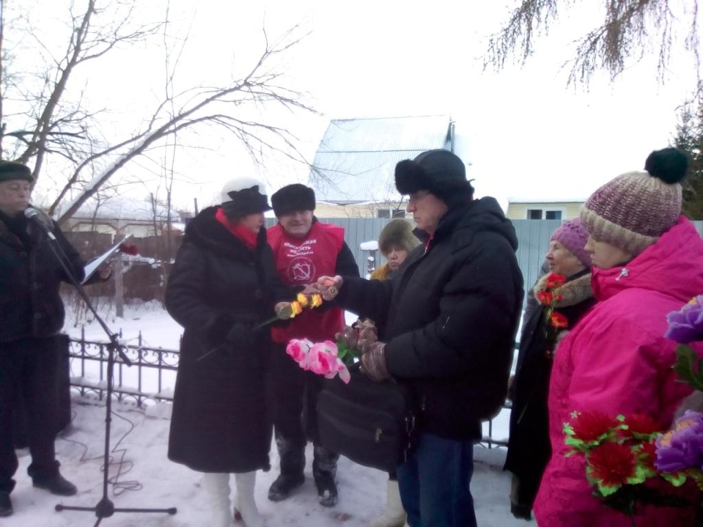 В Лотошино и Шаховской почтили память Советских солдат