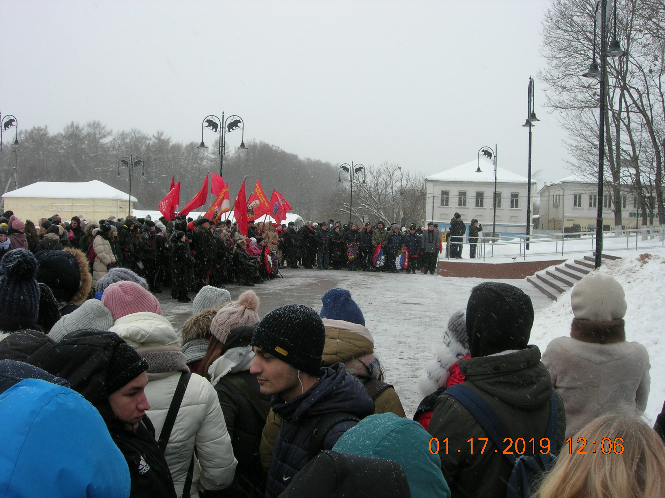 В Рузе на площади Партизан состоялся торжественный митинг