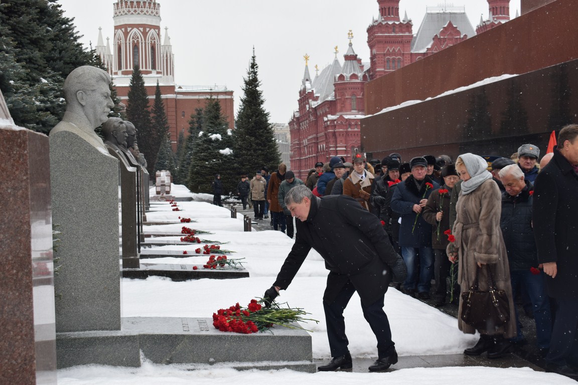 Г.А. Зюганов о В.И. Ленине: Это гениальный мыслитель, политик, стратег и тактик