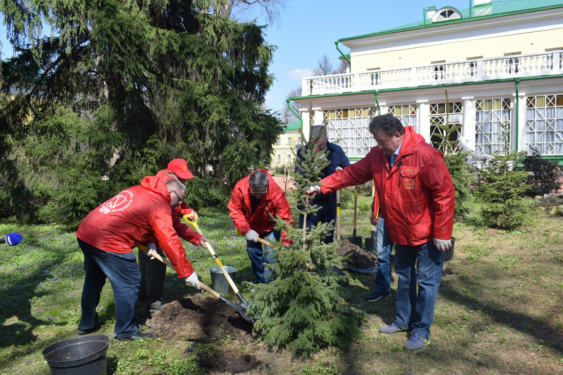 Ленинскому субботнику - ударный труд!