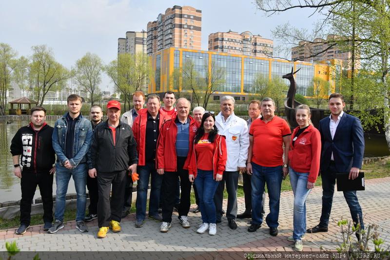 Субботник в совхозе им. Ленина