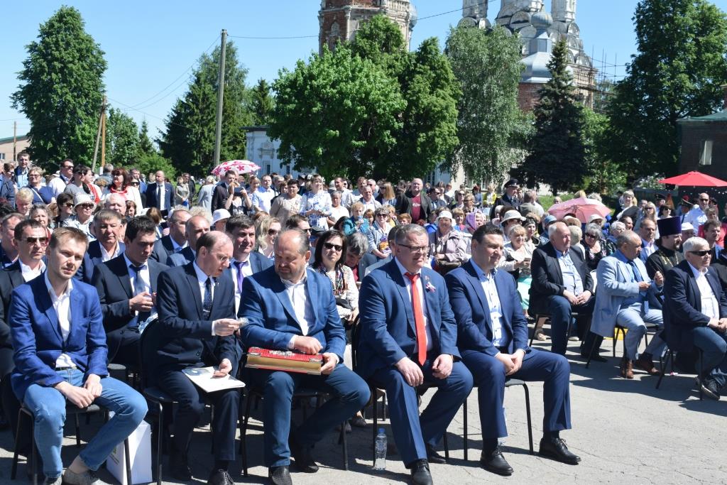 Александр Наумов принял участие в торжественных мероприятиях в Луховицах