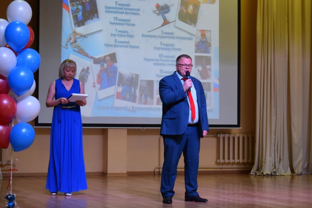 Александр Наумов поздравил с победами лыжников Подольска