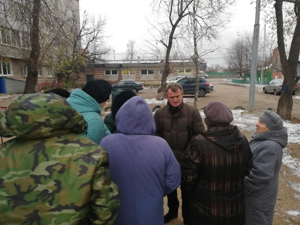 Василий Мельников встретился с жителями дома 70 на ул. Московская мкр. Жегалово