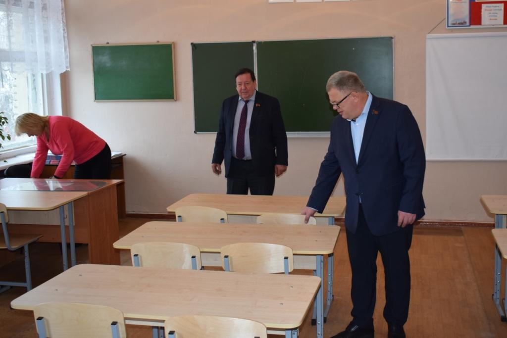 Депутат Александр Наумов посетил школу г.о. Каширы