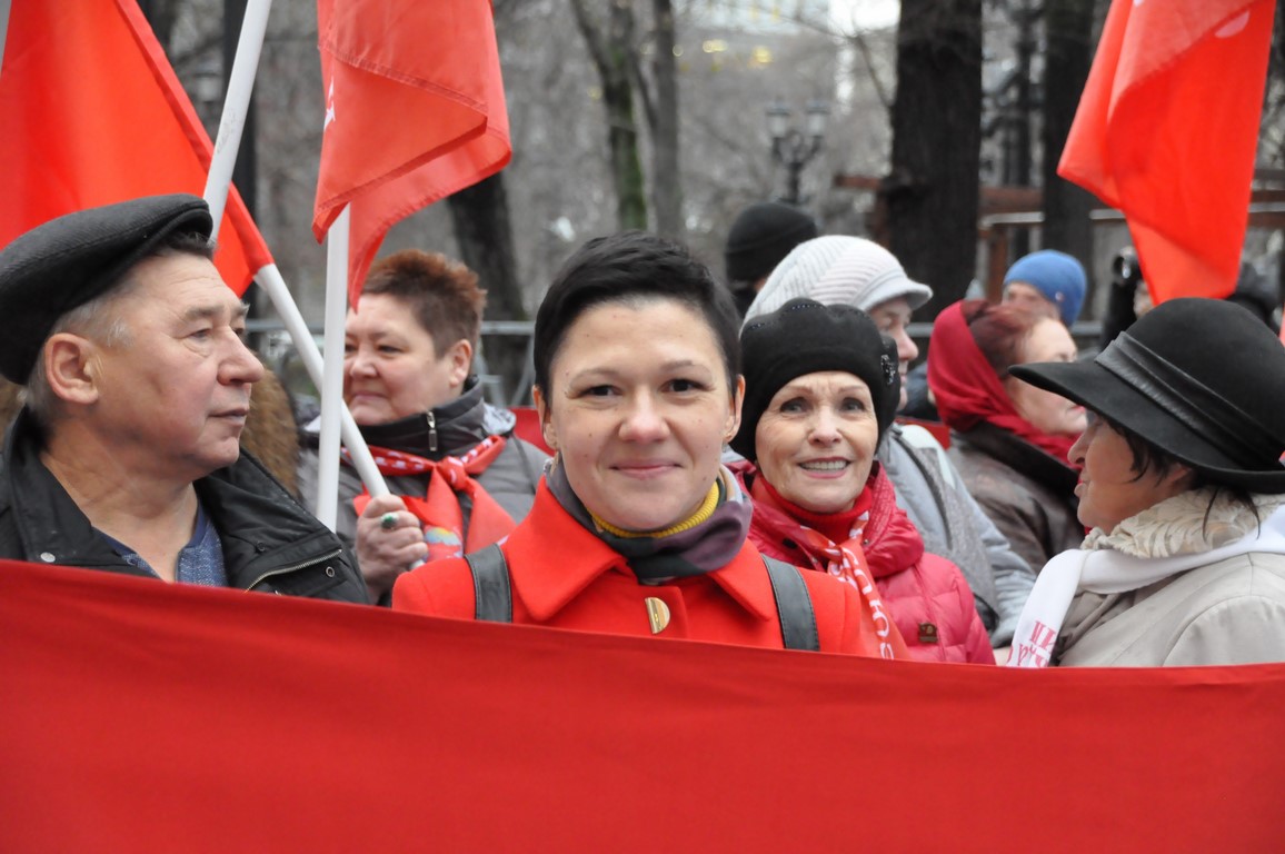 Знамени Великого Октября 1917 года – Слава!