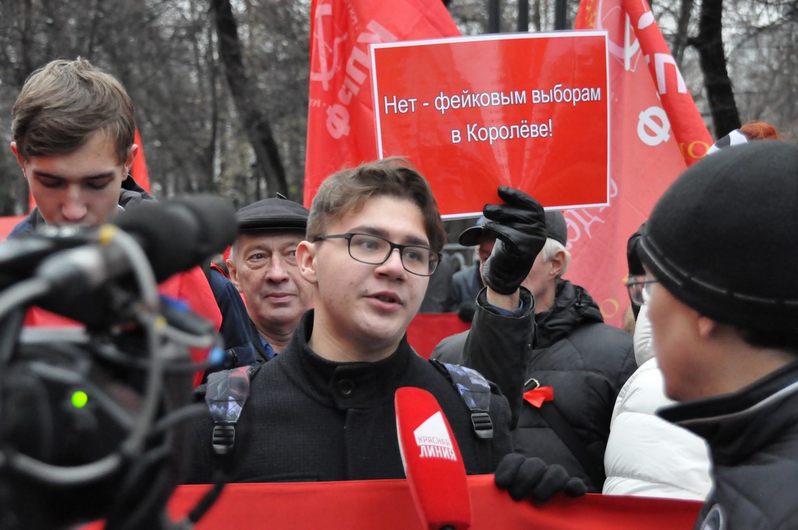 Знамени Великого Октября 1917 года – Слава!