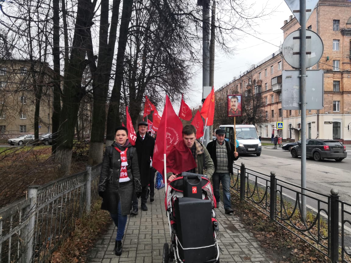 Праздничное шествие в Электростали