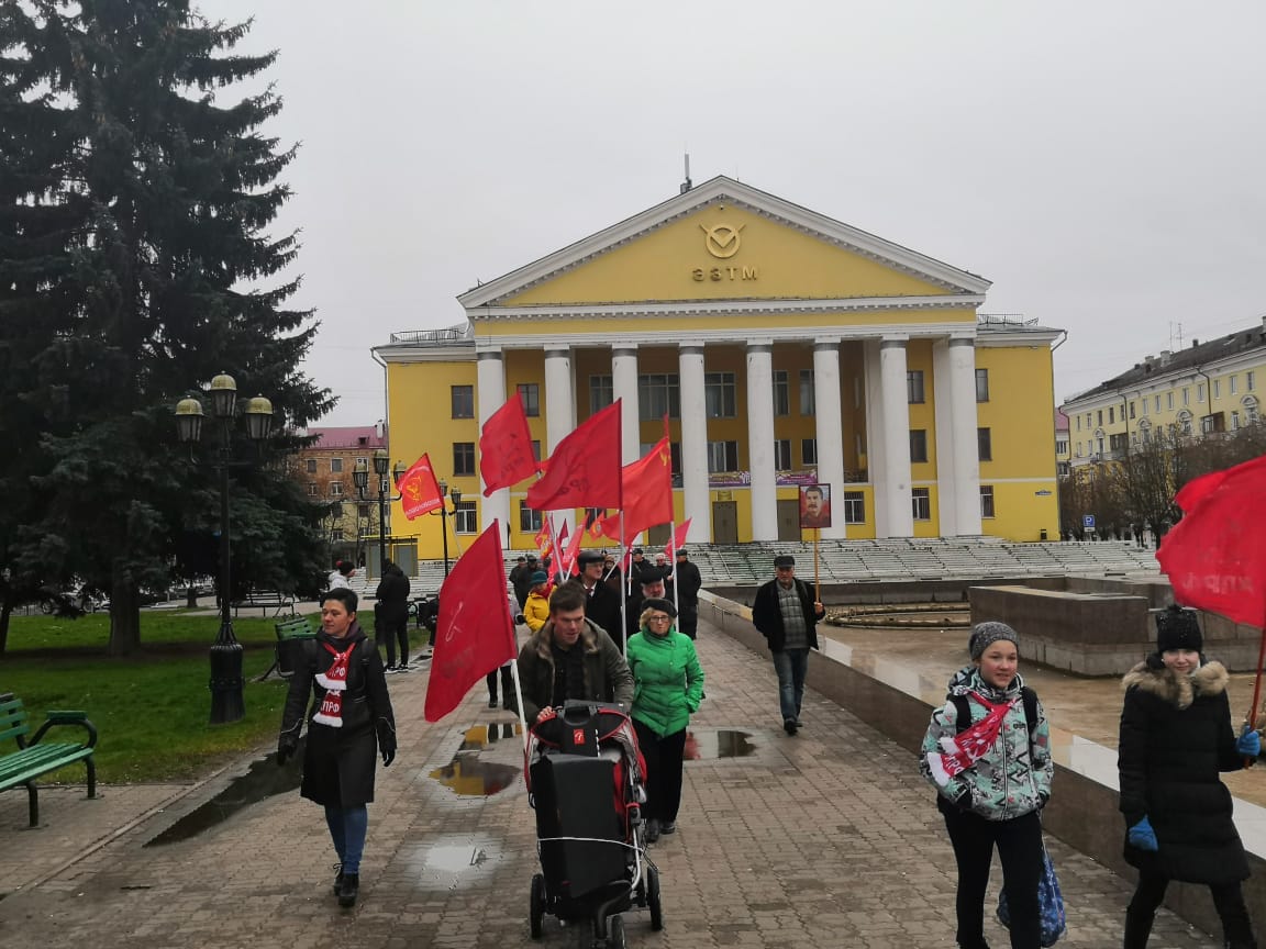 Праздничное шествие в Электростали