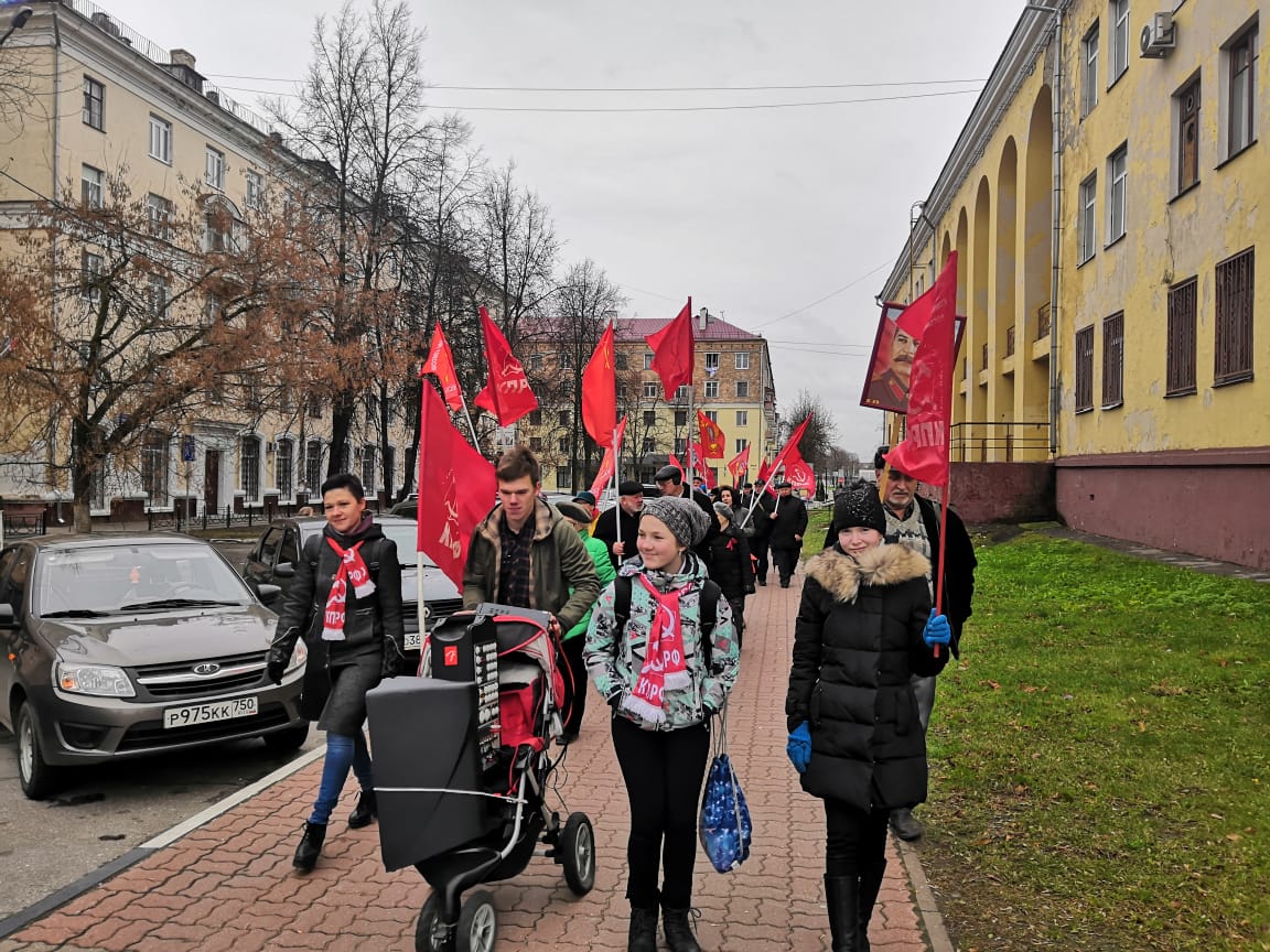 Праздничное шествие в Электростали
