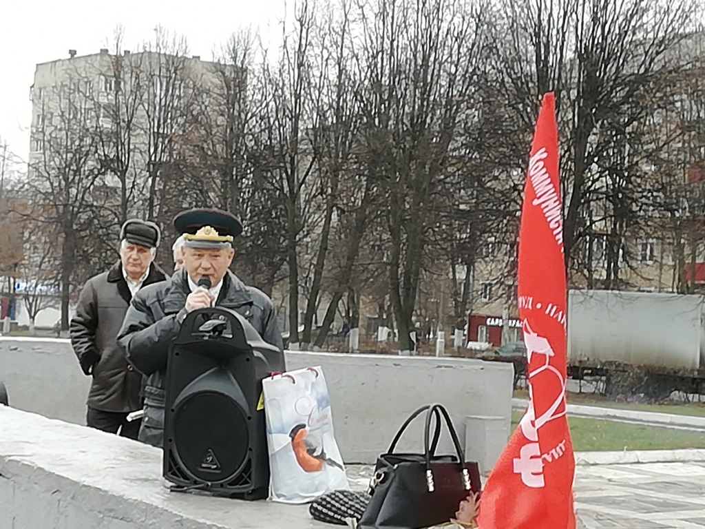 Только социализм решит наши проблемы!