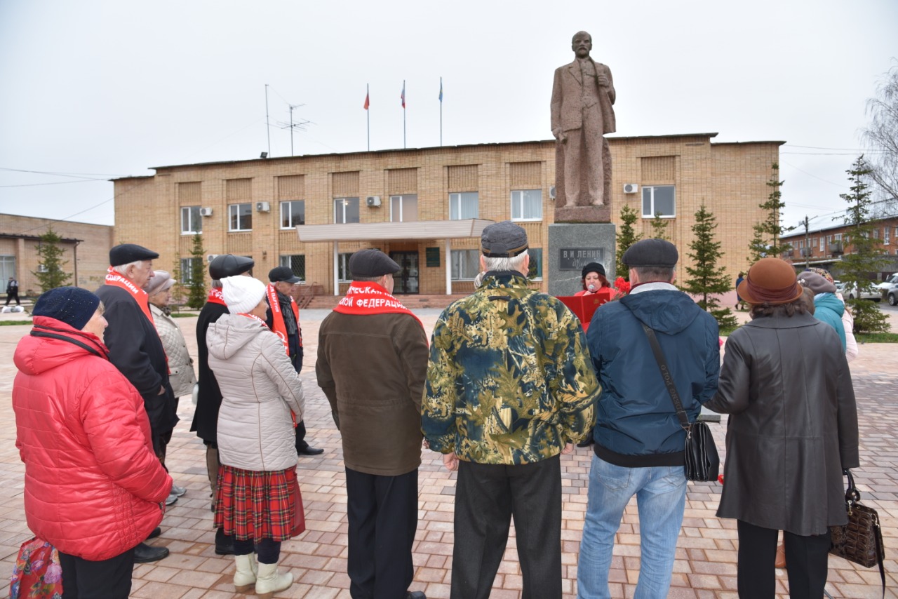 В Лотошино отметили 102-ю годовщину Великого Октября