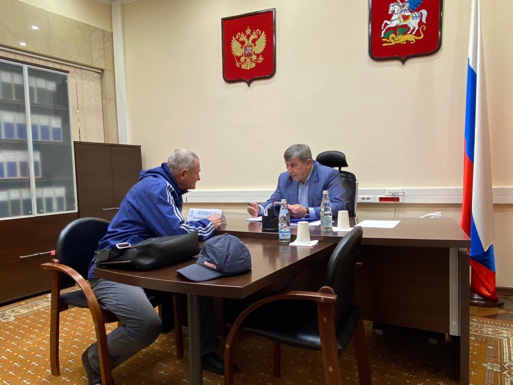 Второй секретарь МК КПРФ Константин Черемисов провёл приём граждан