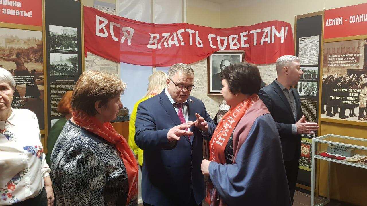 Александр Наумов в день памяти В.И. Ленина посетил Горки Ленинские 