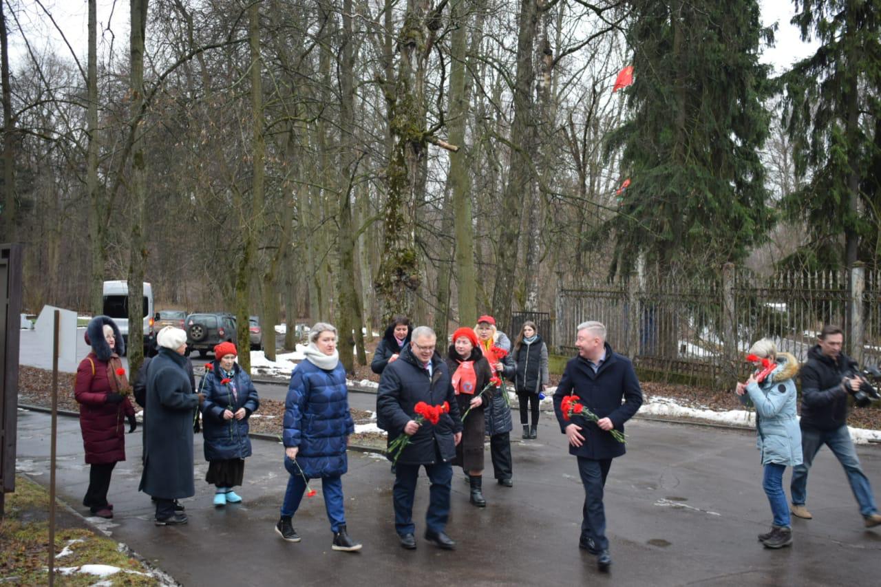 Александр Наумов в день памяти В.И. Ленина посетил Горки Ленинские 