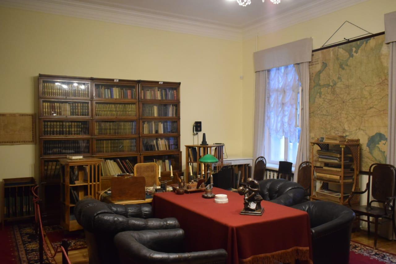 Александр Наумов в день памяти В.И. Ленина посетил Горки Ленинские 
