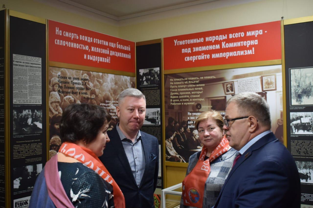 Александр Наумов в день памяти В.И. Ленина посетил Горки Ленинские 
