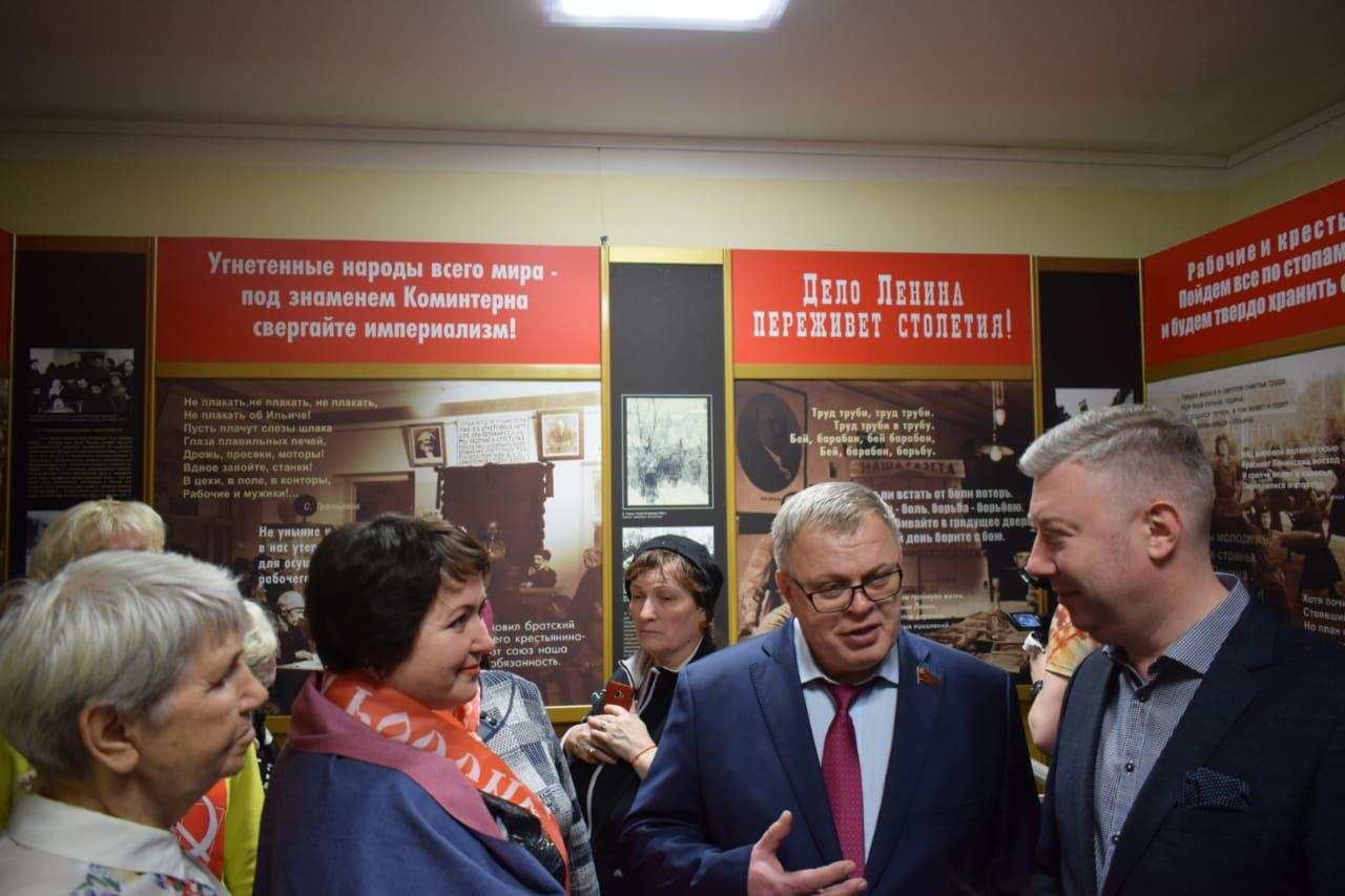 Александр Наумов в день памяти В.И. Ленина посетил Горки Ленинские 