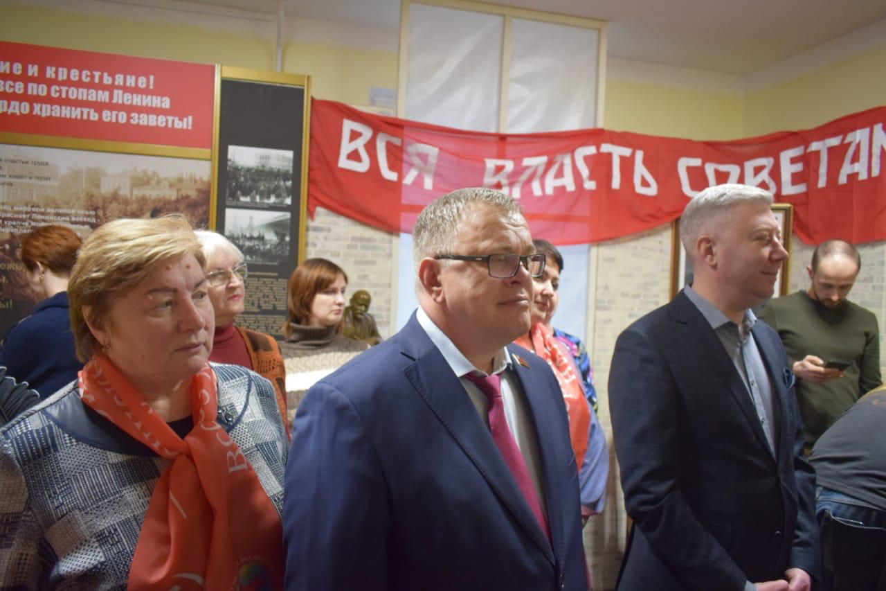 Александр Наумов в день памяти В.И. Ленина посетил Горки Ленинские 