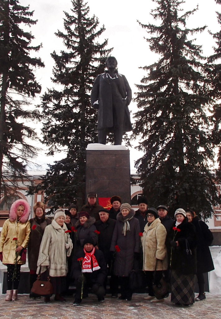 Кто ж его посадит? Он же памятник!