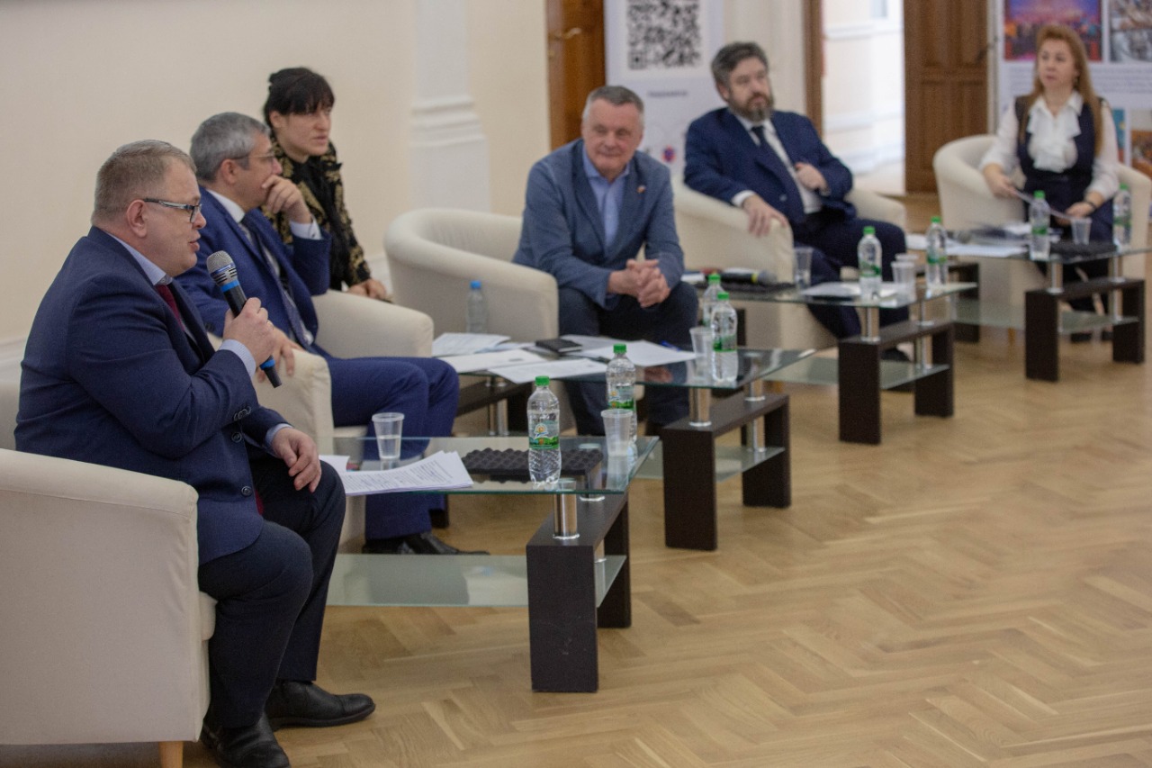 Александр Наумов выступил в МГОУ на научном семинаре
