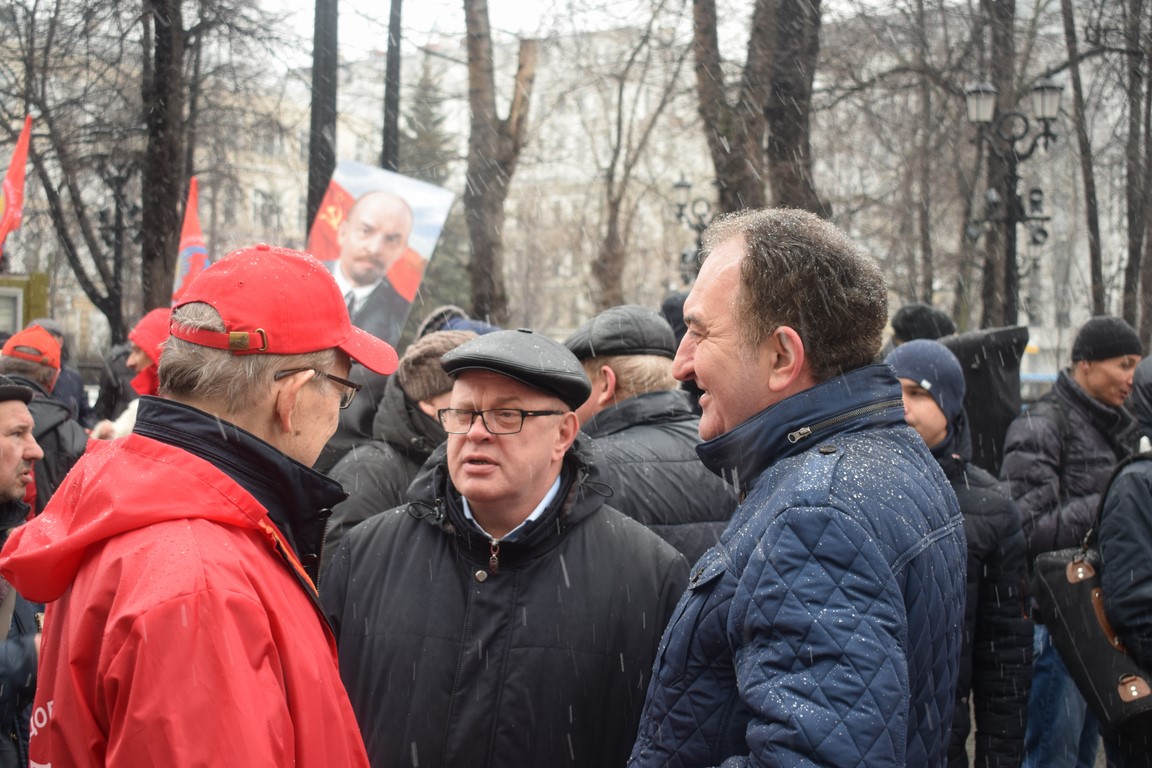 «Ни шагу назад!» Шествие и митинг в Москве
