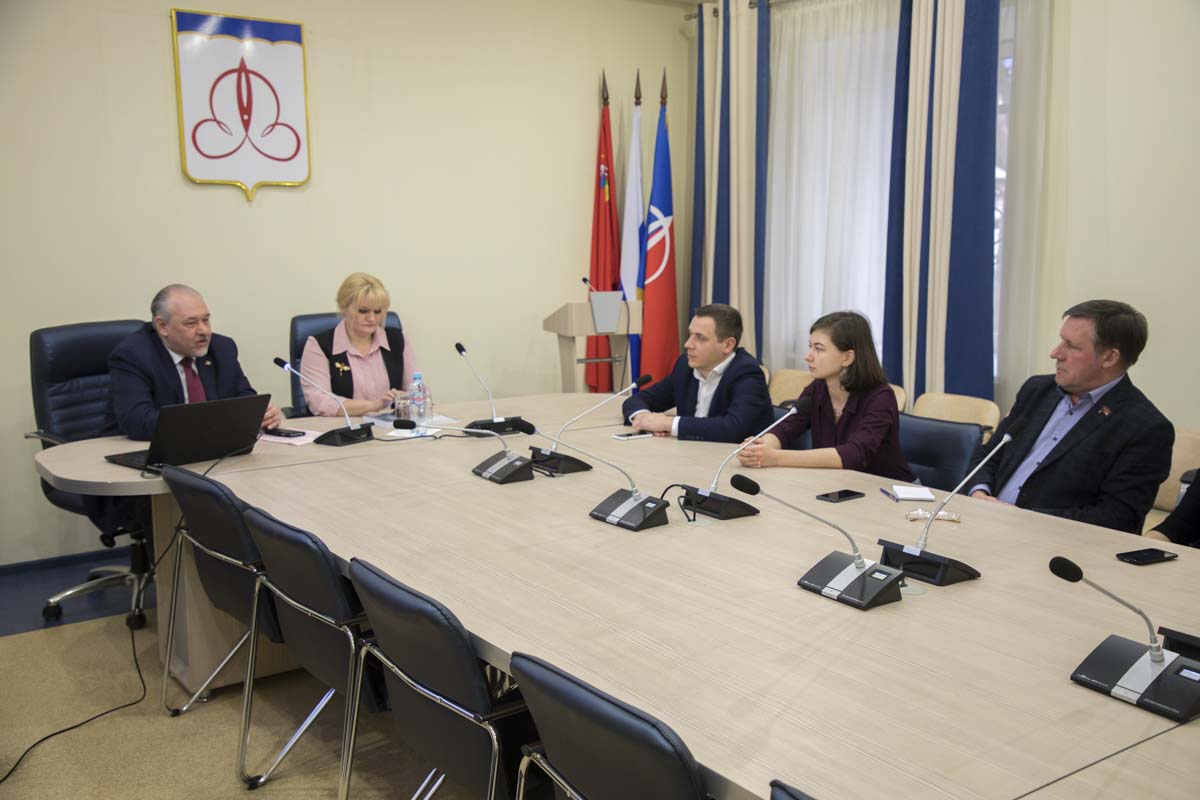 Эксперт КПРФ проанализировал предложенные властью поправки в Конституцию России