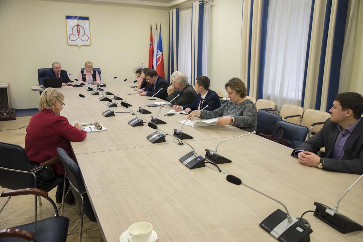 Эксперт КПРФ проанализировал предложенные властью поправки в Конституцию России