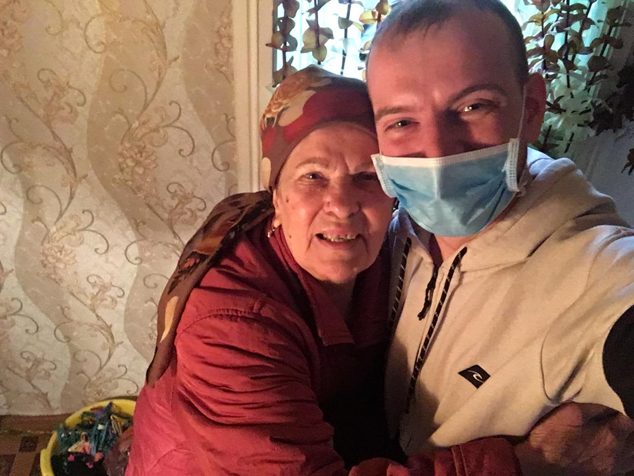 Клинские коммунисты продолжают помогать пенсионерам