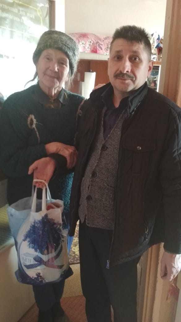 Клинские коммунисты продолжают помогать пенсионерам