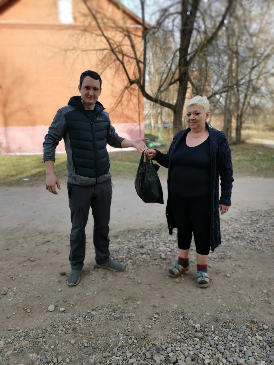 Клинские коммунисты продолжают марафон помощи