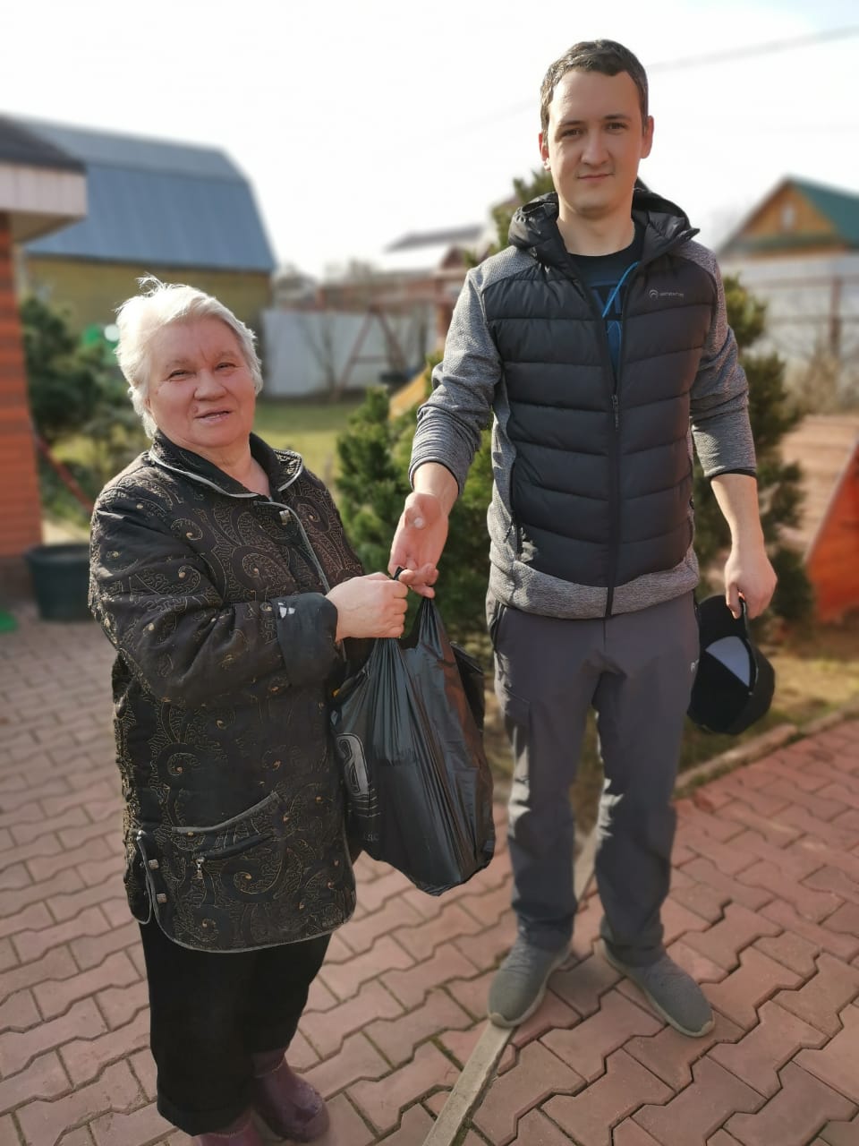 Клинские коммунисты продолжают марафон помощи