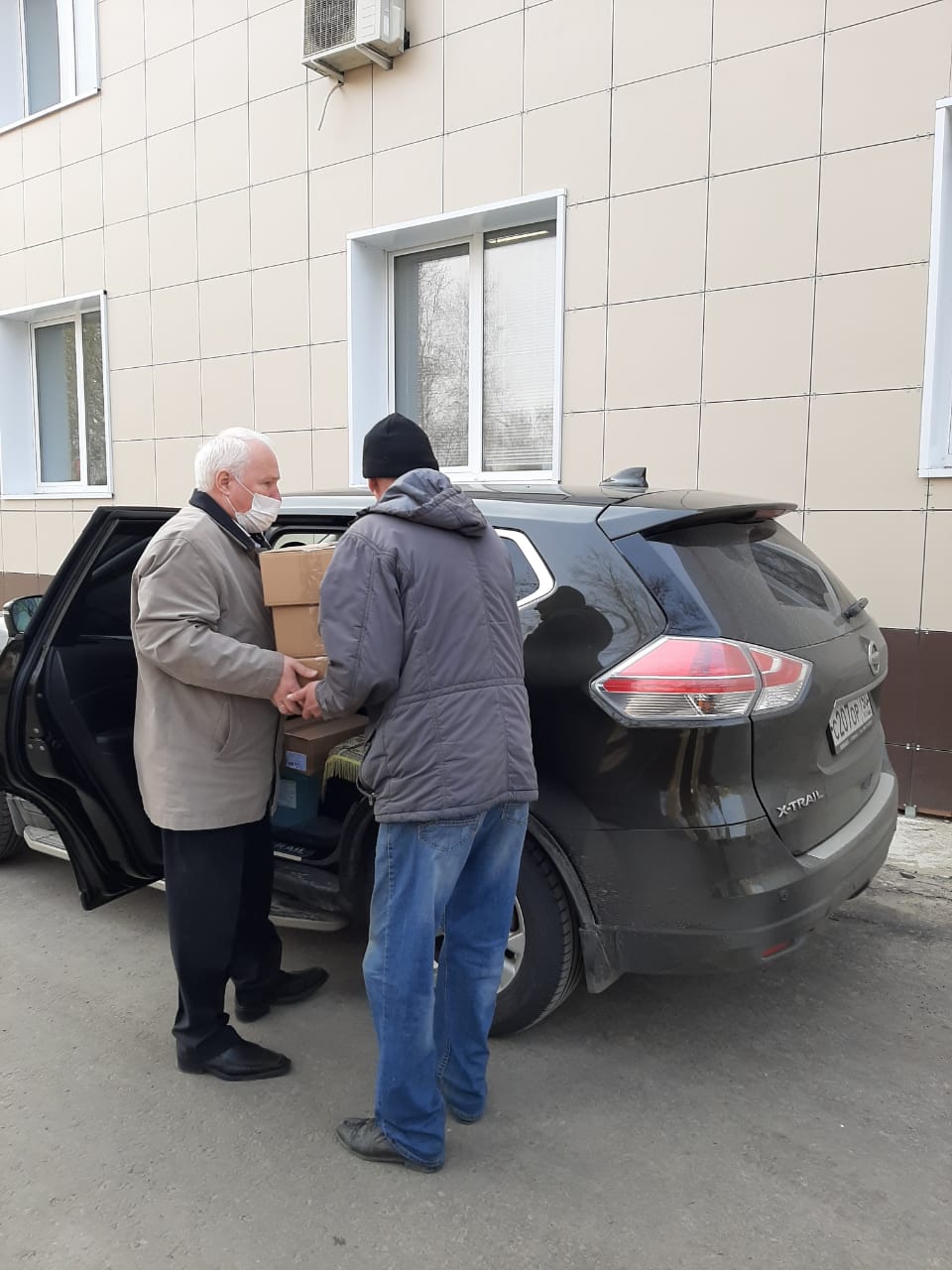 Коммунисты Подольска помогают больницам