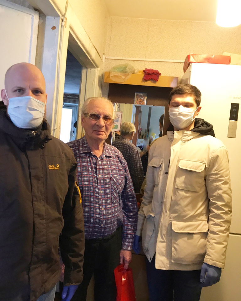 МК КПРФ продолжает помогать пожилым людям и малообеспеченным семьям, находящимся в самоизоляции